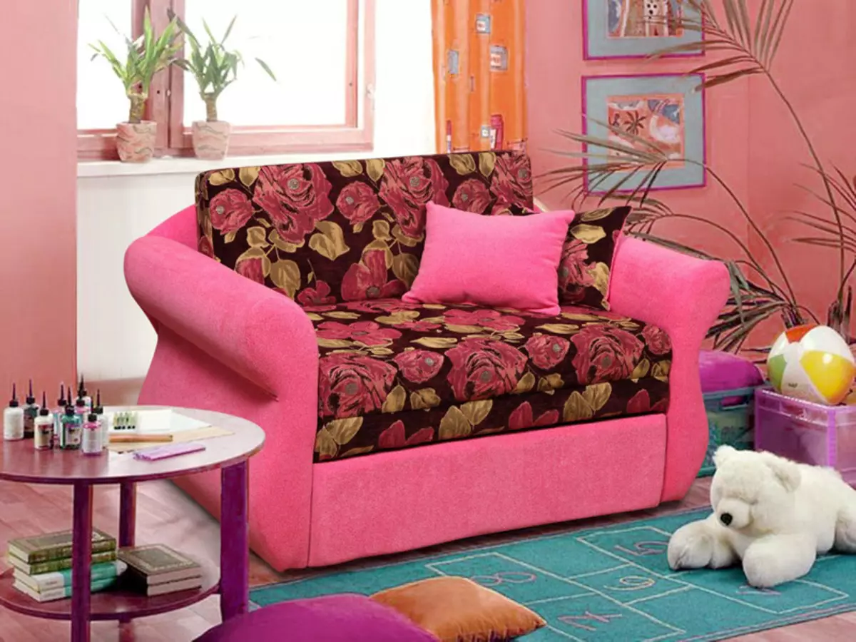 sofás camas chicas (35 fotos): Elegir en la sala de las niñas 7, de 10 años de edad y otra, suaves, de color rosa, con cajones y otros sofás-cama 20874_9