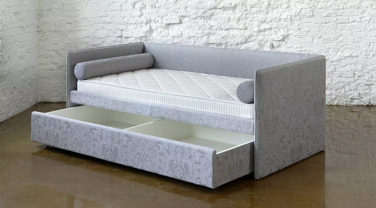 Ottoman with an orthopedic mattress and a box for linen: choose the corner ottoo-bed, the size of a double and single, review of species, their advantages and cons 20886_33