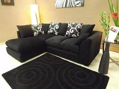 Makona ang'onoang'ono omwe ali ndi malo ogona: sofa yaying'ono ya 2000x1400 mm ndikuyatsa mbali zina. Sankhani mini-sofa 20908_26