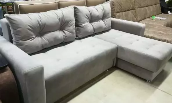 Sofa sudut kecil dengan tempat tidur: sofa kecil 2000x1400 mm dan ukuran lain yang kompak. Pilih mini-sofa 20908_27