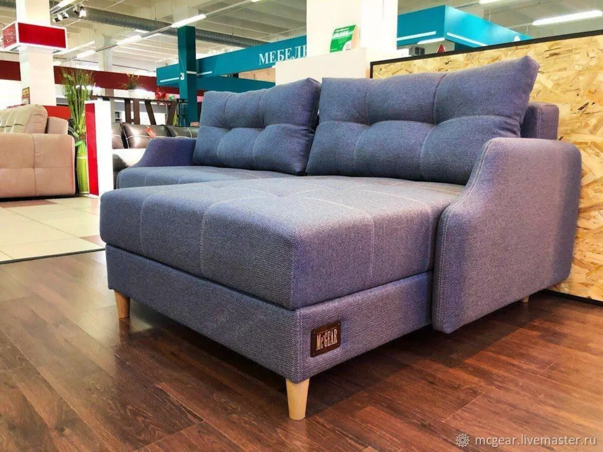 Lo egiteko lekua duen izkin txikiko sofak: sofas txikiak 2000x1400 mm eta beste tamaina trinkoak. Aukeratu mini-sofa 20908_3