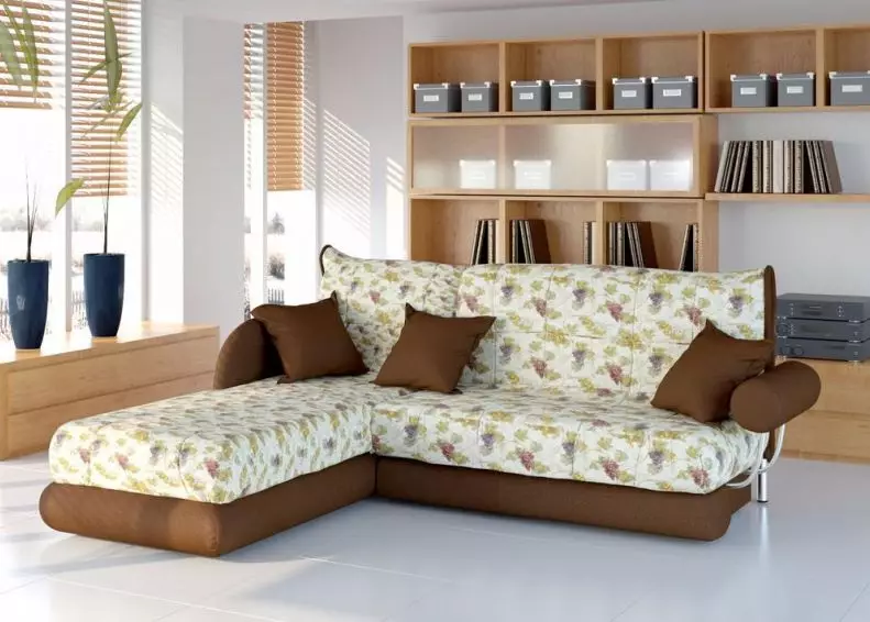 Sofa sudut kecil (75 gambar): Dimensi sofa kecil sofa kecil. Lipat padat dan sofa tidak terkawal di pedalaman 20914_27