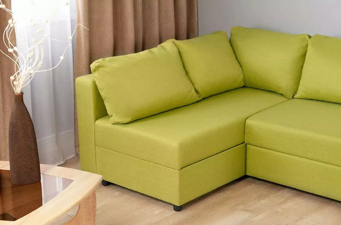 Sofas pak qoshe (75 foto): Dimensionet e sofas të vogla të vogla sofas. Sofas kompakte dhe joprofinal në brendësi 20914_33