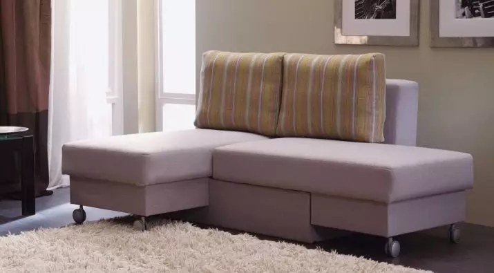 Ghế sofa góc nhỏ (75 ảnh): Kích thước của ghế sofa nhỏ nhỏ. Ghế sofa gấp và không liên quan trong nội thất 20914_75