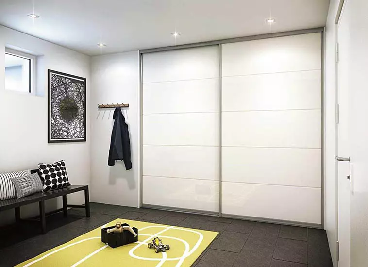 Almari pakaian terbina dalam di lorong (108 foto): Idea reka bentuk struktur tertanam, model sudut dan swing untuk koridor kecil, mengisi di dalam, kabinet sempit dan membeli-belah 20922_28