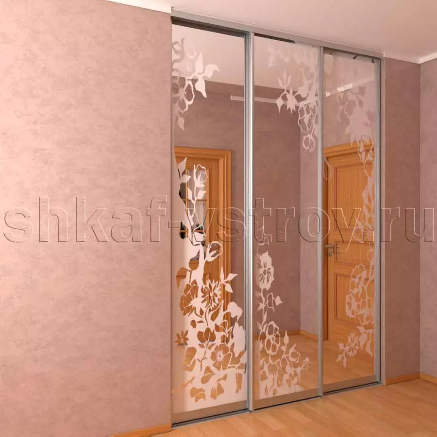 在走廊的內置衣櫥（108張照片）：用於小走廊的嵌入式結構，角度和擺動模型的設計理念，內部，狹窄和購物櫃 20922_48