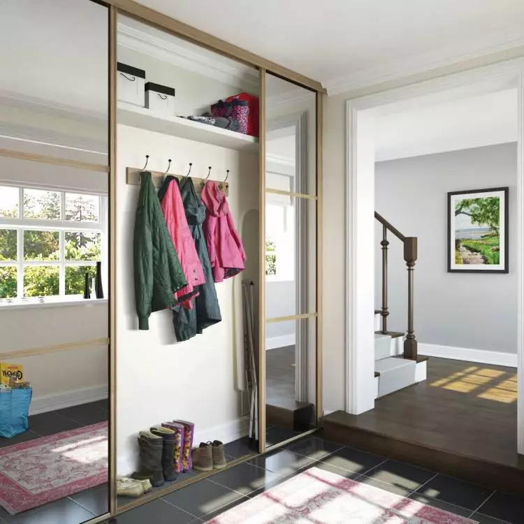 Вграден гардероб в коридора (86 снимки): дизайн идеи за вградени шкафове в коридора. Изберете ъглови огледални шкафове в малък коридор и други опции 20926_36