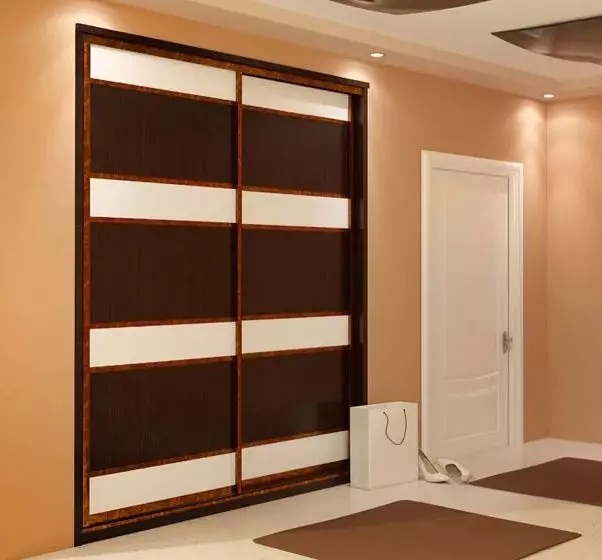 Guarda-roupa embutido no corredor (86 fotos): Idéias de design de armários incorporados no corredor. Escolha armários de espelho angular no pequeno corredor e outras opções 20926_6
