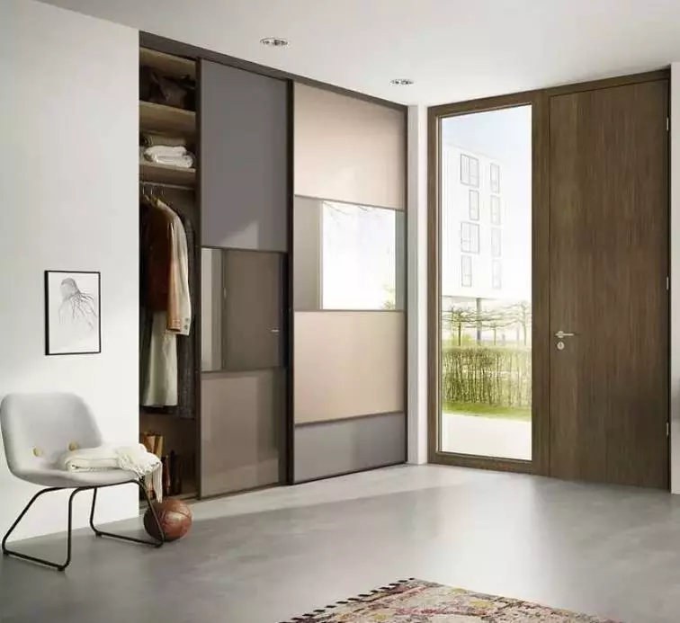 Ugrađena garderoba u hodniku (86 fotografija): dizajnirati ideje ugrađenih ormara u hodniku. Izaberite kutne ormariće u malom hodniku i drugim opcijama 20926_7