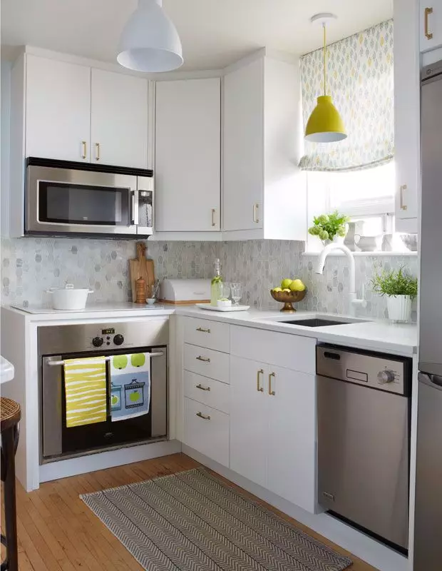 مبلمان برای آشپزخانه های کوچک (54 عکس): آشپزخانه کوچک برای آشپزخانه های کوچک، کابینت، مبلمان و مجموعه های جداگانه، گزینه های طراحی داخلی با مبلمان 20944_45