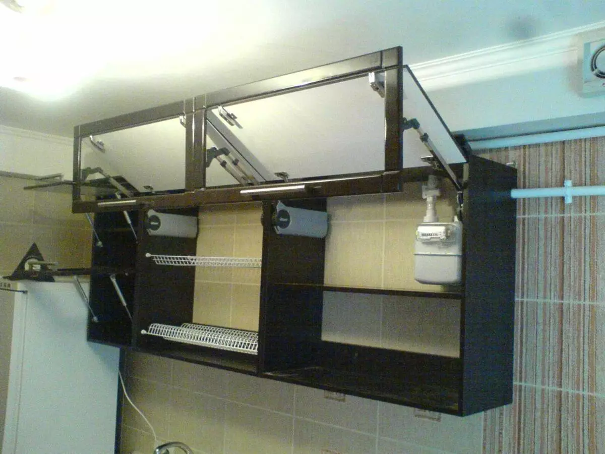 Die Höhe des oberen Schrankes für die Küche (20 Fotos): Standardgrößen von dem Schrank in der Küche Headset. Was ist die maximale Höhe der Oberschränke? 20952_14