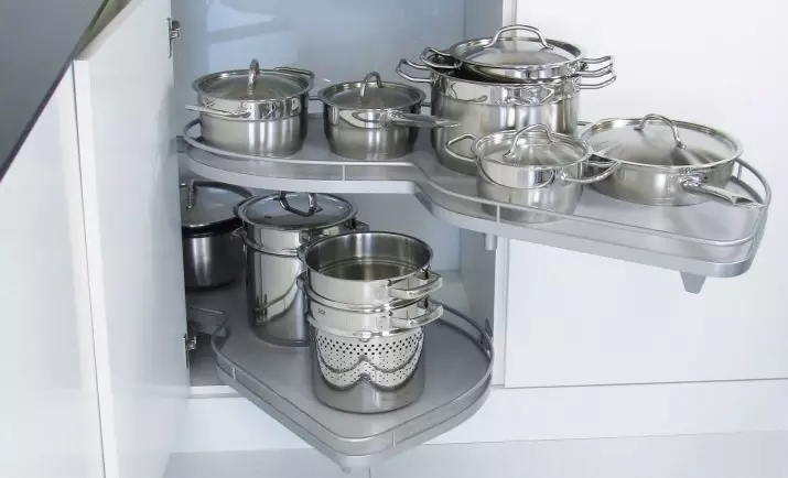 Kolotoč v šatní skříni pro kuchyň (12 fotek): výběr policko-kolotoč pro dolní a horní rohový kabinet. Vlastnosti otáčení a zatahovacích mechanismů 20957_9