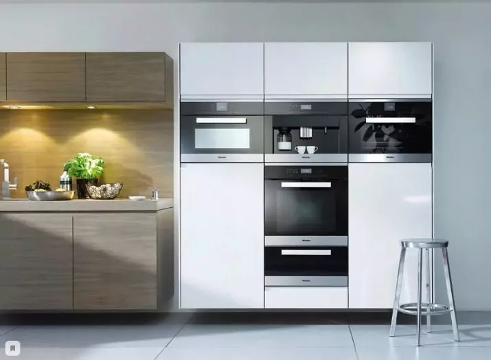 Кабинети за кујна (57 фотографии): отворено висока и тесна кујна кабинет, кујнски слушалки со аголни модели на случај датотеки во дизајнот на ентериер 20965_54