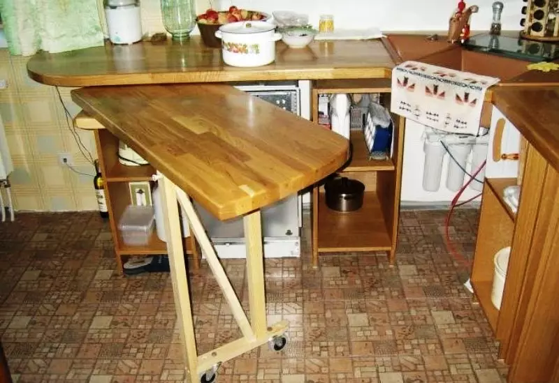 Porte-bar pour la cuisine avec leurs propres mains (32 photos): Comment faire une table de bar de bois et de cloisons sèches? Installation du support de table et de tuyauterie 20971_8
