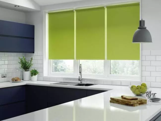 Zöld függöny a konyhában (77 fotó): bézs-saláta és pisztácia színű függöny fehér és narancssárga konyhák, belső zöld-lila tüll 20973_62