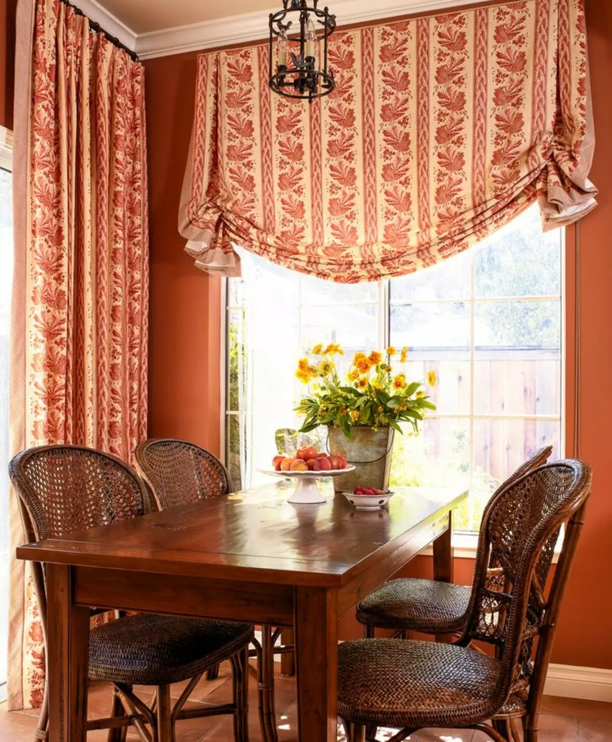 廚房短窗簾（57張照片）：現成的廚房窗簾由薄紗製成，帶有兩半到窗台，窗簾，其他設計選項 20985_20