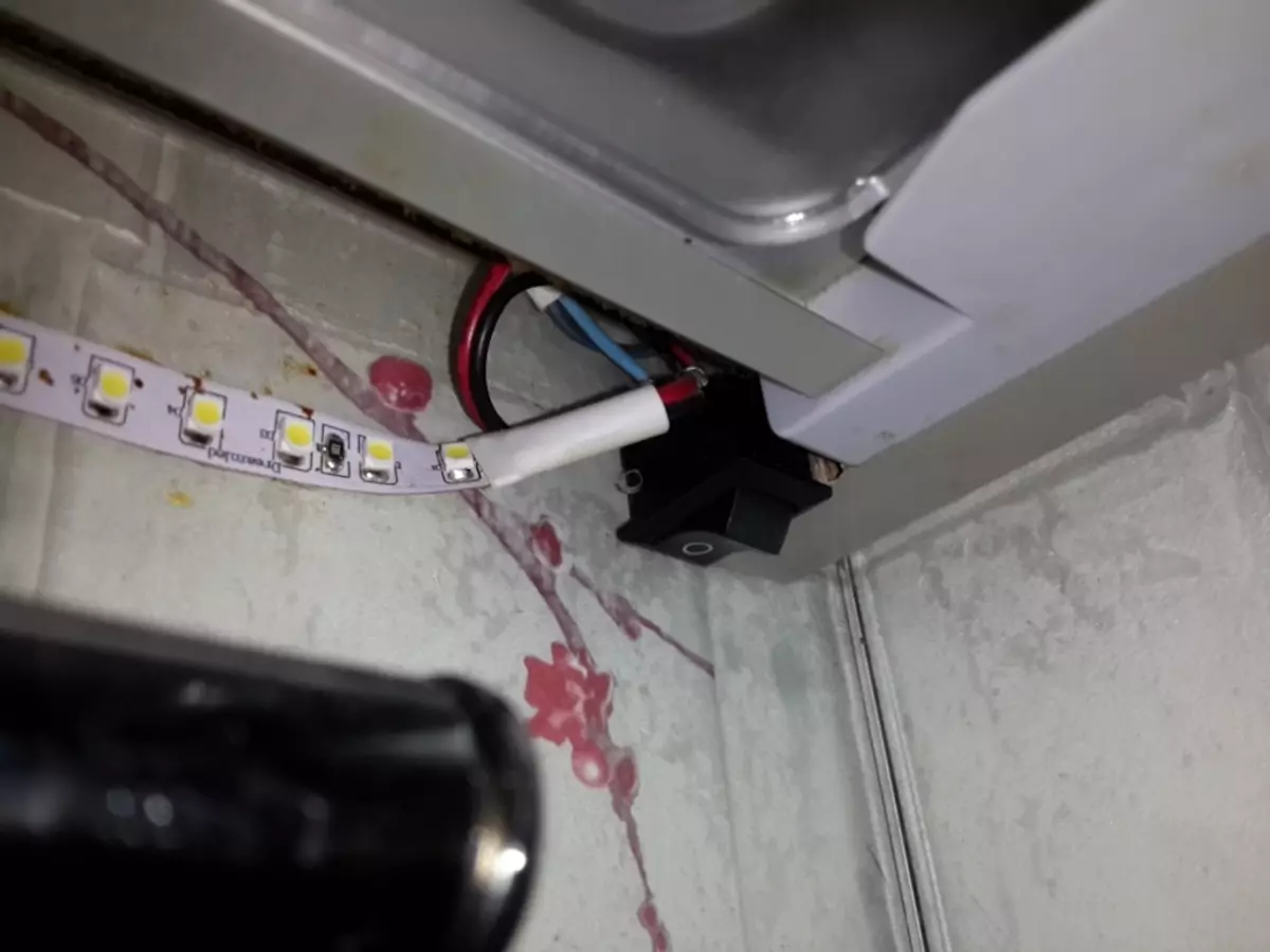 монтаж светодиодной ленты в шкафу
