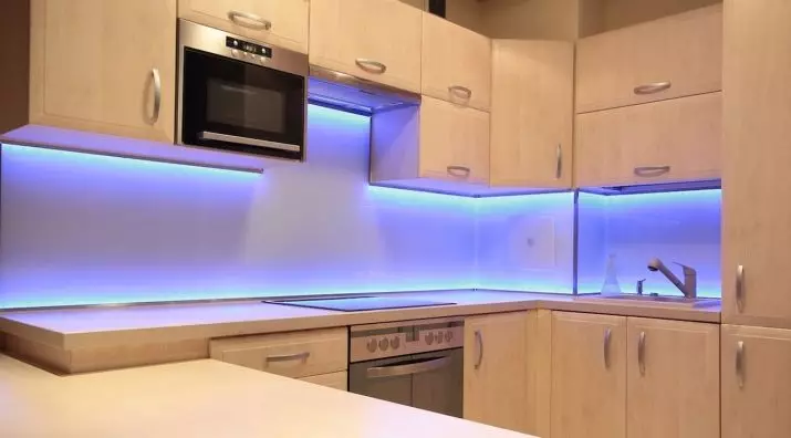 Mutfak LED Ribbon (62 Suratlar): Band 220 V. näme zolakly öz-yapışkan aşhana nauşnigi ýagtylyk saýlap? önlük bagyny ýagtyltma 20998_40