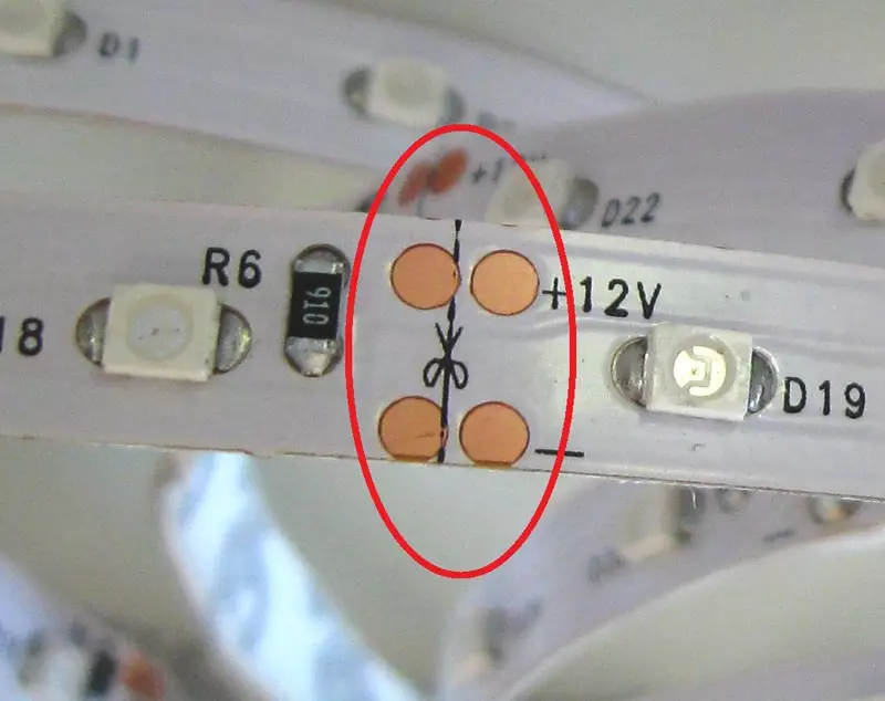 LED-band för köket (62 foton): Självhäftande tejp 220 V. Vilket band väljer att belysa kökshuvudet? Ribbon belysning för förkläde 20998_52