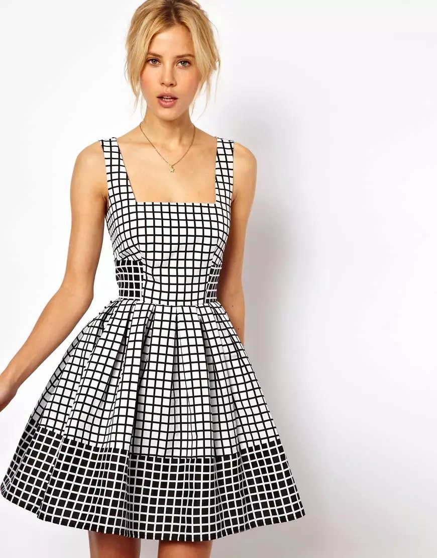 Black and White Checkered cutted dress.