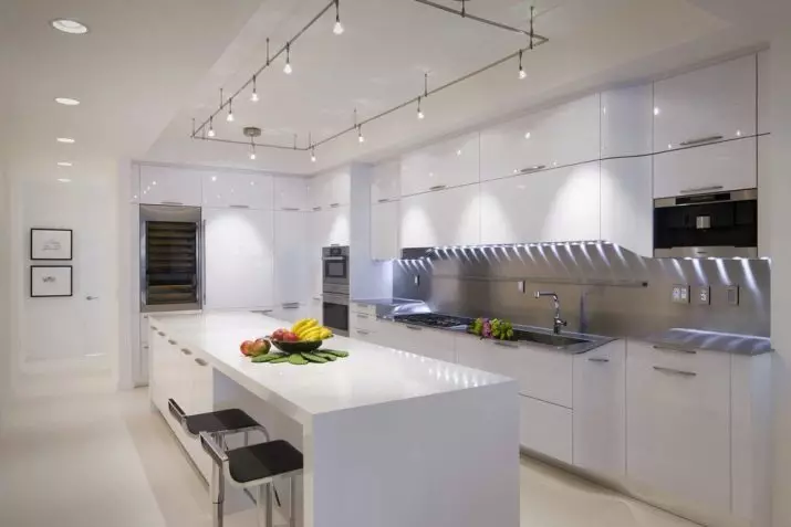 Küchenlampen (74 Fotos): Küchenschaufel- und Wand-Sensorlampen, Overhead- und Track-Lampen und -decke, andere Optionen 21003_16