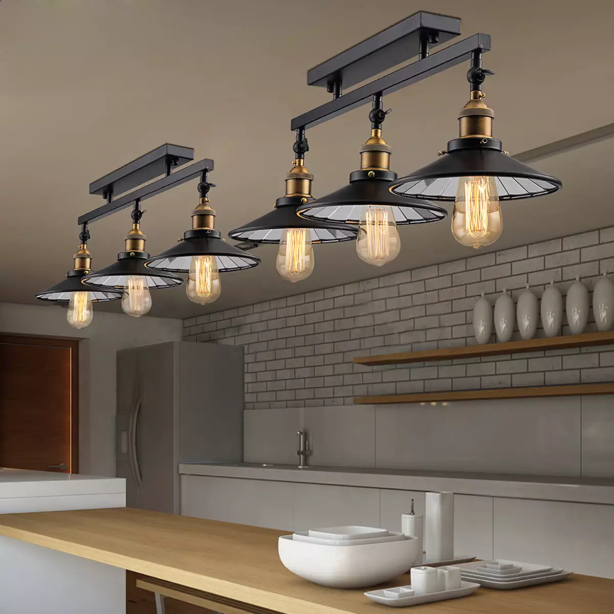 Virtuves lampas (74 fotoattēli): virtuves Sconce un sienas sensora lampas, virs galvas un sliežu lampas un griesti, citas iespējas 21003_27