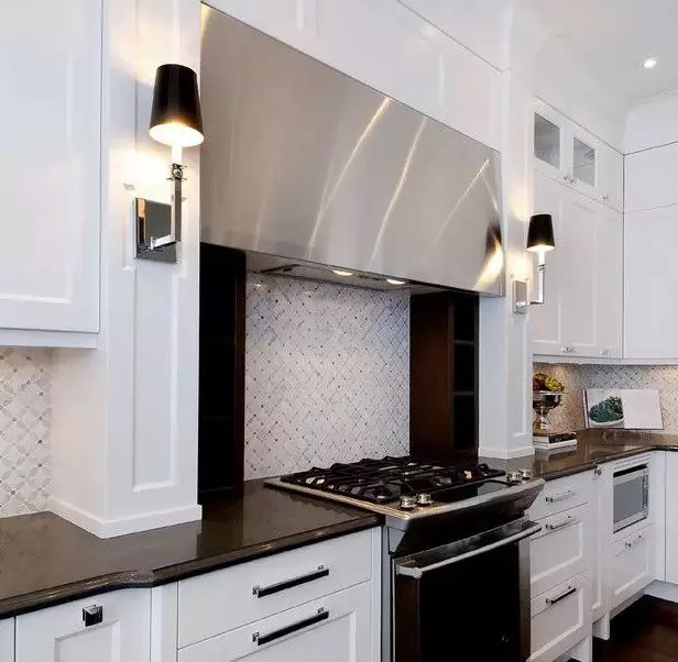 باورچی خانے میں روشنی (52 فوٹو): باورچی داخلہ میں روشنی کو مناسب طریقے سے کس طرح مناسب طریقے سے منظم کرنے کے لئے؟ چھت اور دیواروں پر لیمپ کے لئے ڈیزائن اور اختیارات 21004_40