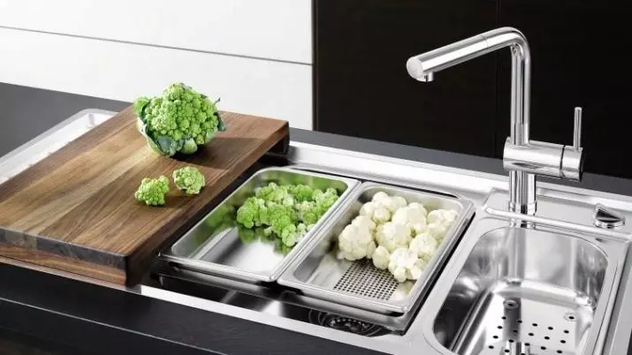 Metal Sinks untuk dapur (22 foto): Fitur-fitur wastafel dapur besi, ikhtisar aluminium dan model galvanis. Bagaimana cara memilih? 21009_21
