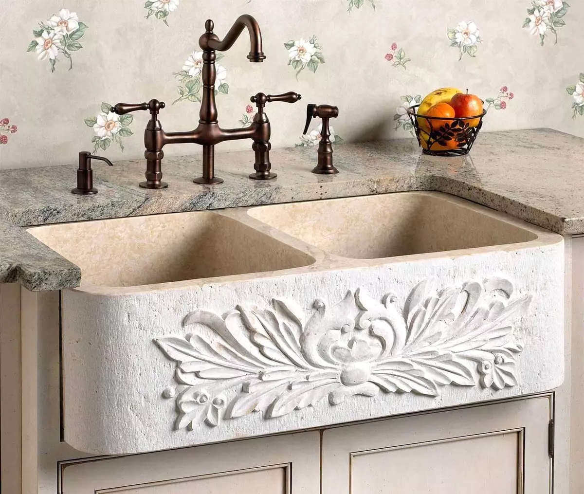 Sinks for the dapur (97 foto): jenis wastafel dapur, besar dan dalam, model dari tembaga dan di bawah perunggu, mencuci desain yang tidak biasa 21024_68