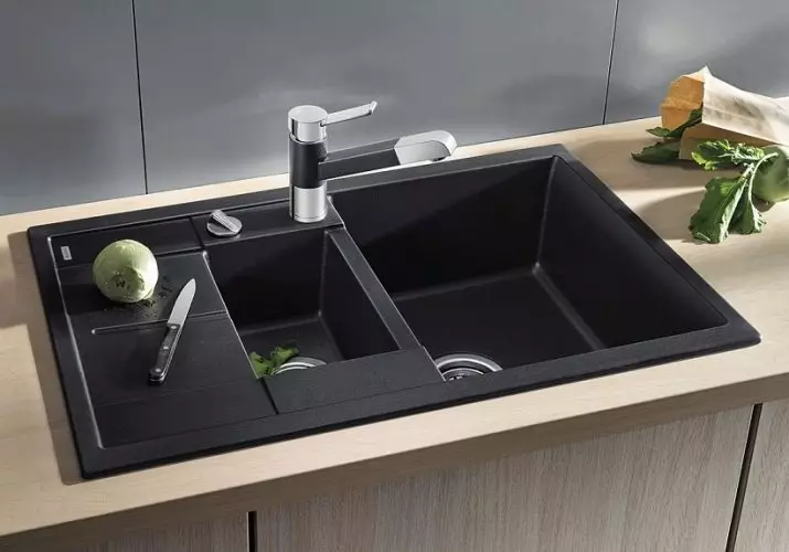 The best kitchen faucets (42 photos): how to choose? Quality manufacturers rating. Cranes of Russian and Italian production, other models 21030_27