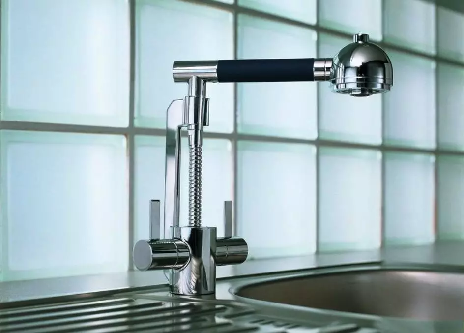 The best kitchen faucets (42 photos): how to choose? Quality manufacturers rating. Cranes of Russian and Italian production, other models 21030_4