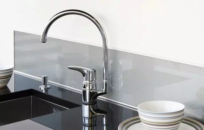 The best kitchen faucets (42 photos): how to choose? Quality manufacturers rating. Cranes of Russian and Italian production, other models 21030_42