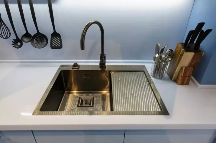 Kitchen Sinks Omoikiri (26 foto): Tinjauan Suci Stainless Steel dan Bahan Lain untuk Dapur Dari Jepang 21032_4