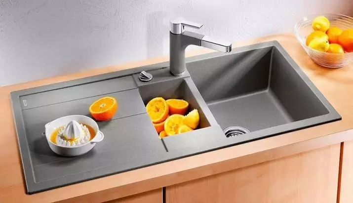 sinks Jerman keur dapur (19 foto): Ikhtisar sinks dapur tina batu jieunan, stainless steel sarta model sejen ti Jerman 21048_4