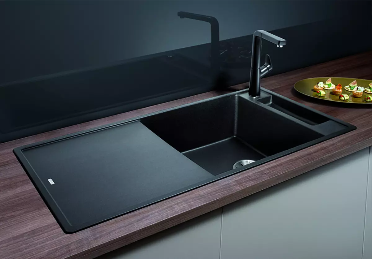 Batu Sinks untuk Dapur (52 foto): Kitchen Sinks dari Batu Buatan dan Batu Alam, Pro dan Kontra, Model Overhead dan Mortise, Rating Produsen 21049_21