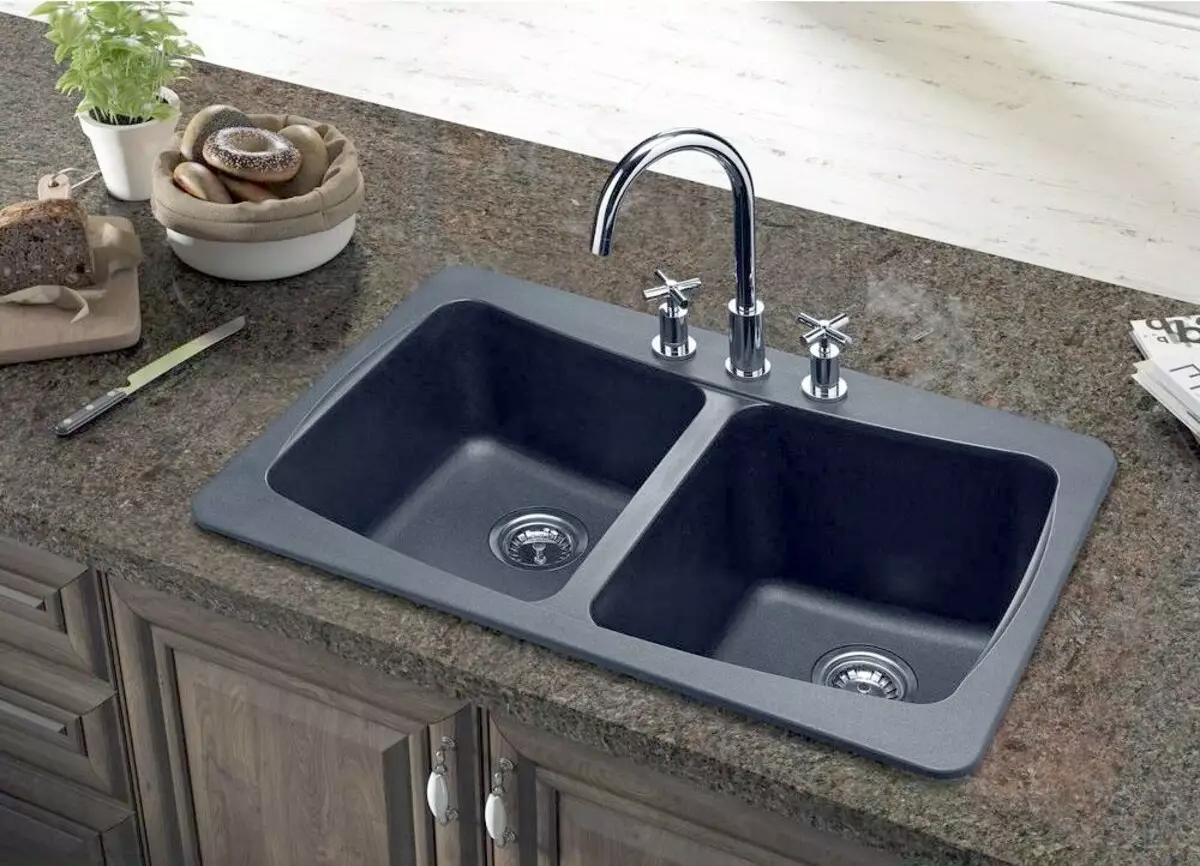 Stone Sinks for სამზარეულო (52 ფოტო): სამზარეულო ნიჟარები ხელოვნური და ბუნებრივი ქვის, დადებითი და Cons, ოვერჰედის და სასტიკი მოდელები, მწარმოებლები Rating 21049_23