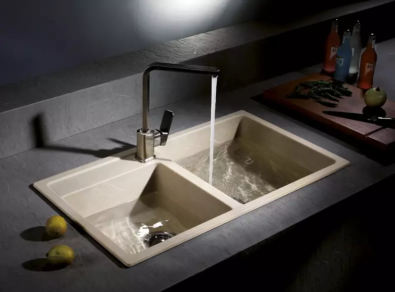 Batu Sinks untuk Dapur (52 foto): Kitchen Sinks dari Batu Buatan dan Batu Alam, Pro dan Kontra, Model Overhead dan Mortise, Rating Produsen 21049_3