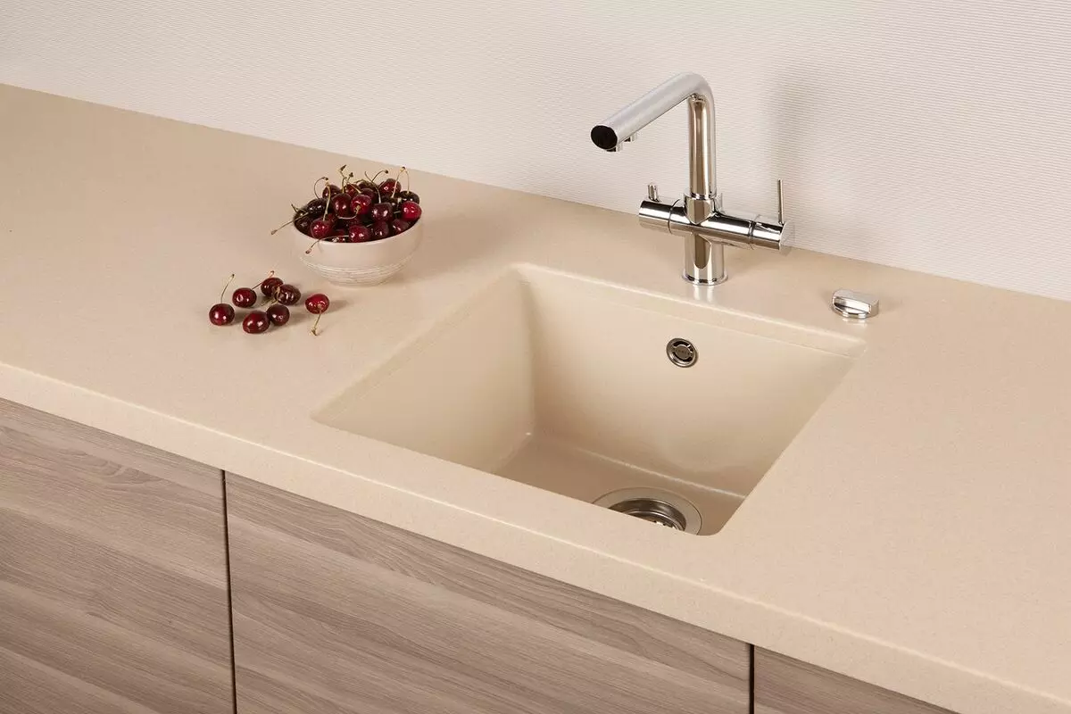 Batu Sinks untuk Dapur (52 foto): Kitchen Sinks dari Batu Buatan dan Batu Alam, Pro dan Kontra, Model Overhead dan Mortise, Rating Produsen 21049_4