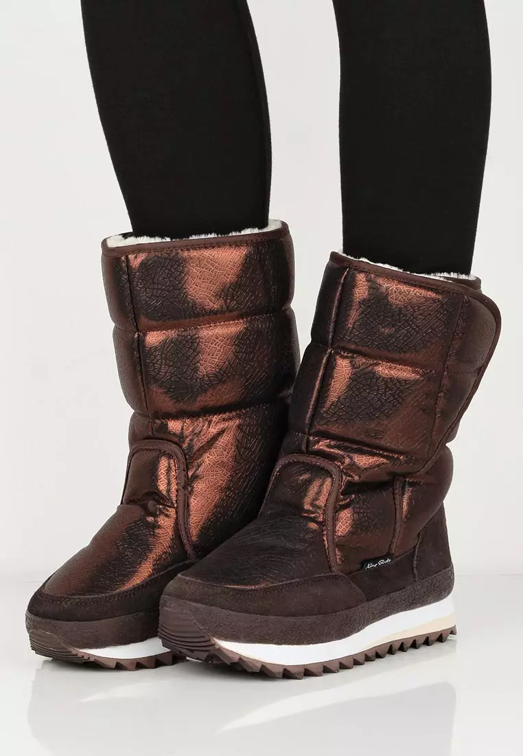 Boots King Dutchik (58 fotos): Modelos de inverno das mulleres de King Buds, comentarios sobre botas alemás 2104_19