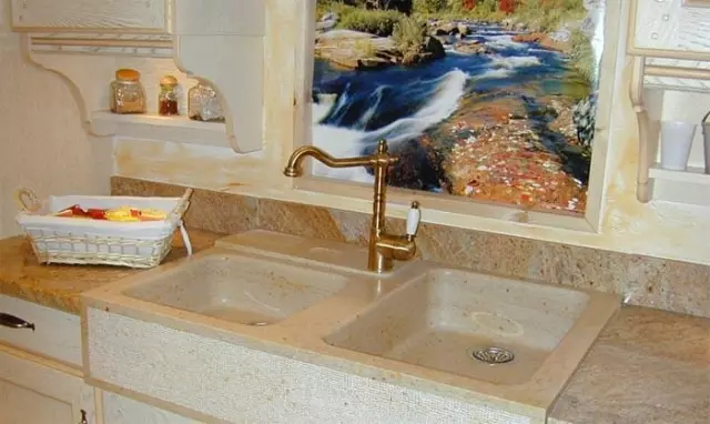 Mramora umivaonika za kuhinju: izbor sudopera od umjetnih i prirodnih mramora. Proso i nedostaci modela boja 21051_15