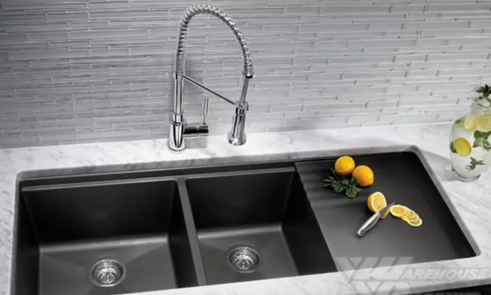 Mramora umivaonika za kuhinju: izbor sudopera od umjetnih i prirodnih mramora. Proso i nedostaci modela boja 21051_16