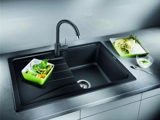 Mramora umivaonika za kuhinju: izbor sudopera od umjetnih i prirodnih mramora. Proso i nedostaci modela boja 21051_5