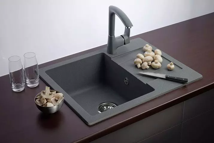 Mramora umivaonika za kuhinju: izbor sudopera od umjetnih i prirodnih mramora. Proso i nedostaci modela boja 21051_6