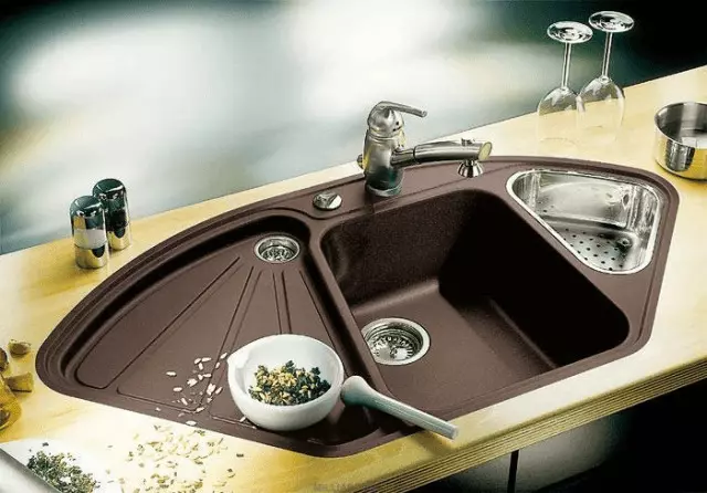 Mramora umivaonika za kuhinju: izbor sudopera od umjetnih i prirodnih mramora. Proso i nedostaci modela boja 21051_8