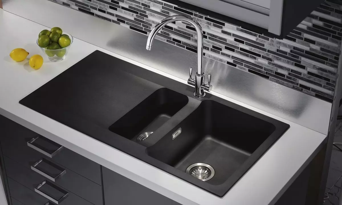 Sink kanggo pawon franke (17 Foto): kekandelan logam ing dapur stainless steel sink, model mortise lan varietas liyane 21052_16