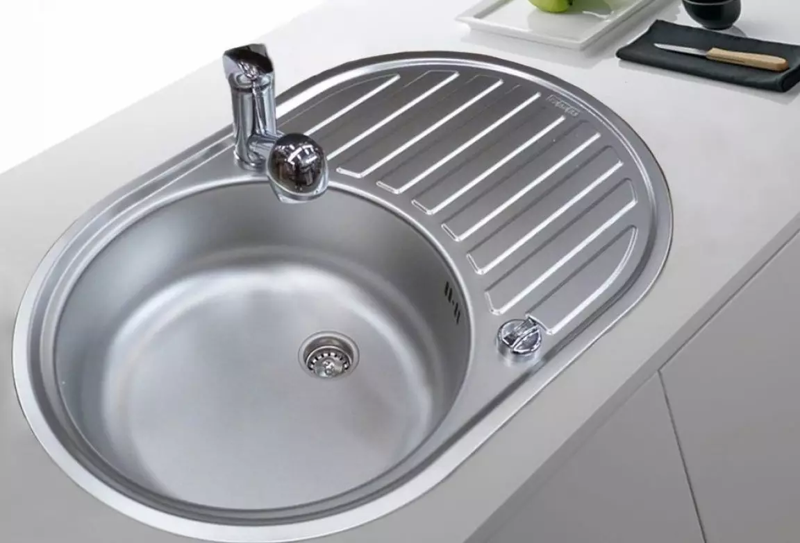 Sinks alang sa Kusina Franke (17 Mga Litrato): Ang gibag-on sa metal sa Stainless Steel Kusina Sumps, Mortise Modelo ug uban pang mga klase 21052_8