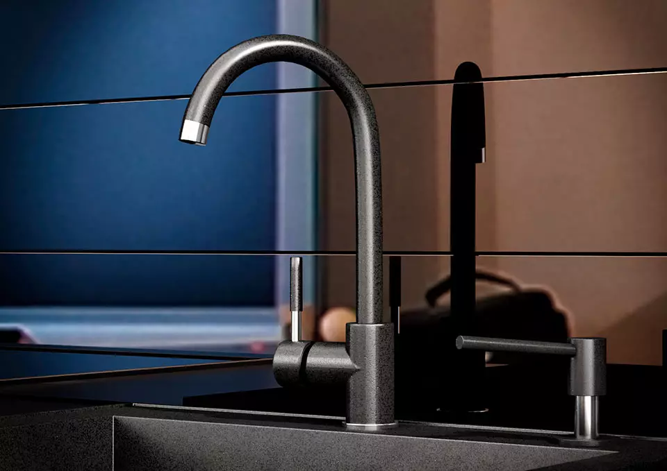 Hitam Faucets for Kitchen (23 Foto): Gambaran Keseluruhan kren dapur granit hitam, plus dan kontra Model hitam seramik dengan penyiraman gelongsor boleh 21054_15