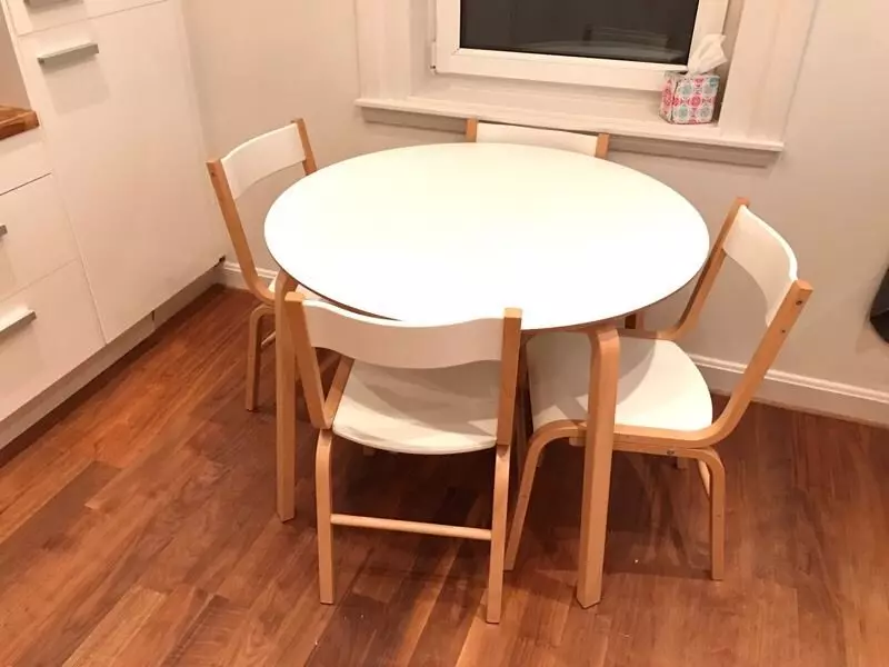Круглый или прямоугольный стол
