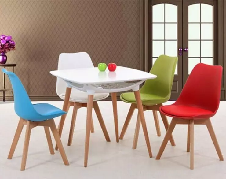 Խոհանոցի աթոռներ եւ սեղաններ (98 լուսանկար). Խոհանոցի ճաշասենյակի ընտրություն, սպիտակ եւ այլ գույնի փայտե հավաքածուներ, ժամանակակից ինտերիեր, գեղեցիկ կլոր սեղանների եւ այլ տարբերակներ 21063_58
