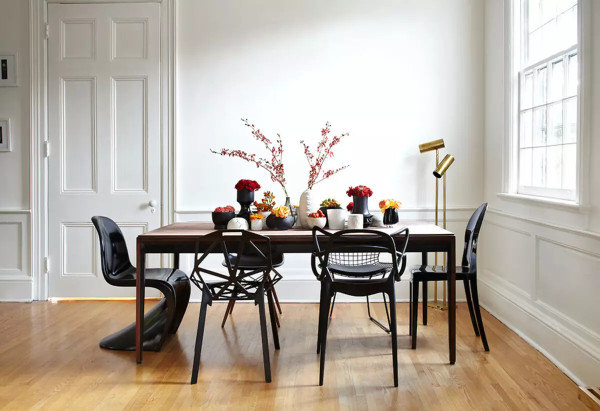 Խոհանոցի աթոռներ եւ սեղաններ (98 լուսանկար). Խոհանոցի ճաշասենյակի ընտրություն, սպիտակ եւ այլ գույնի փայտե հավաքածուներ, ժամանակակից ինտերիեր, գեղեցիկ կլոր սեղանների եւ այլ տարբերակներ 21063_88